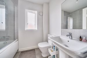 Main Bathroom- click for photo gallery